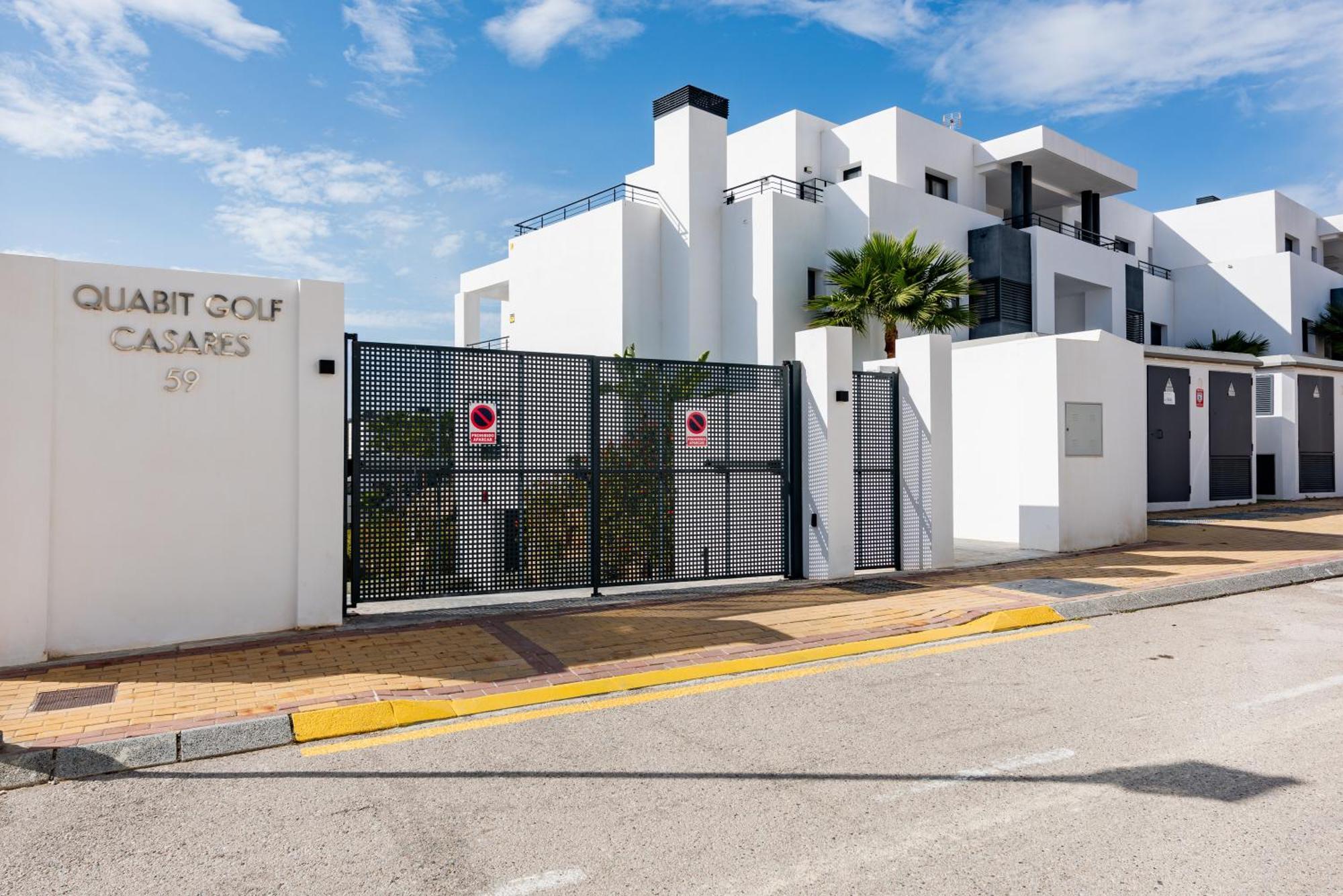 Top Casares Golf Apartment Bagian luar foto
