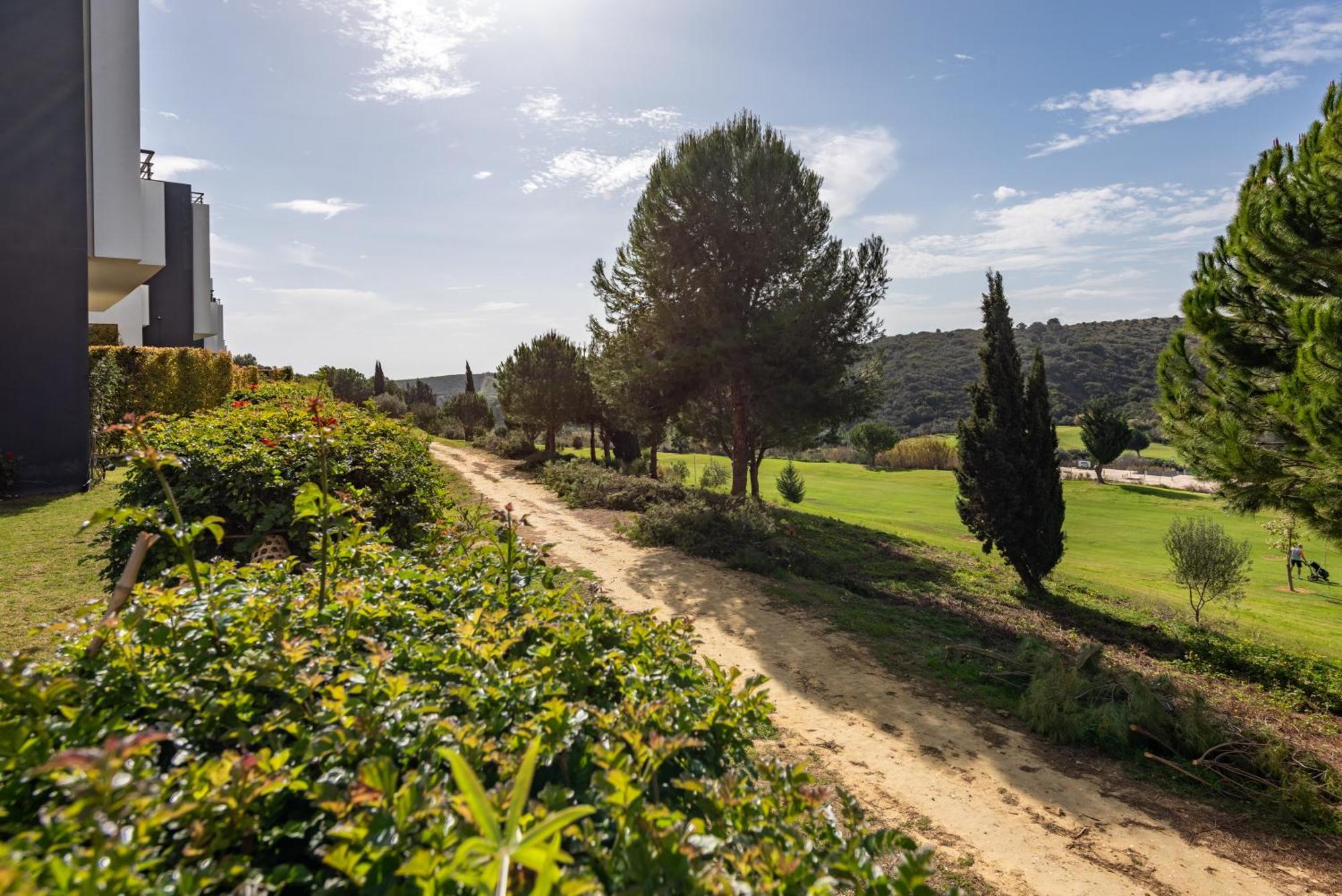 Top Casares Golf Apartment Bagian luar foto